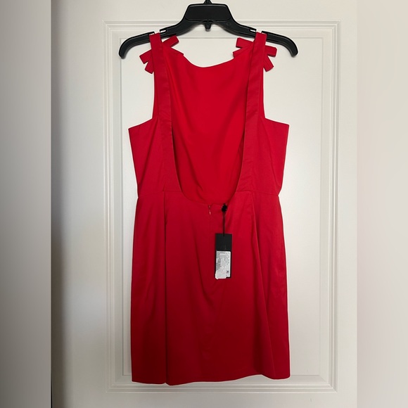 Lilly Sisto for Gianni Bini NWT Red Bow Shoulder Open Back Cocktail - Picture 4 of 6
